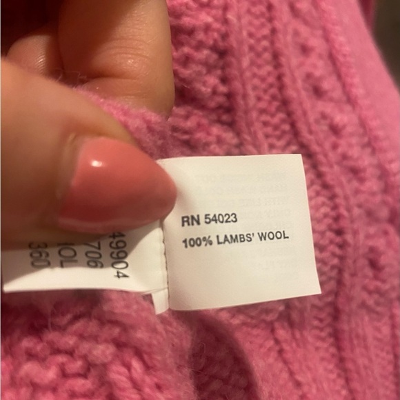 GAP Pink Wool Cardigan Sweater with Front Zipper | Sz M | 100% Lamb Wool ๐ - Picture 3 of 13